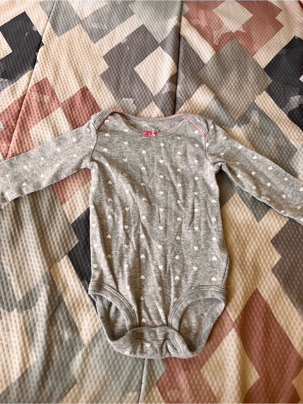 child of mine Gray Long-Sleeve Heart-Print Bodysuit with Pink Trim
